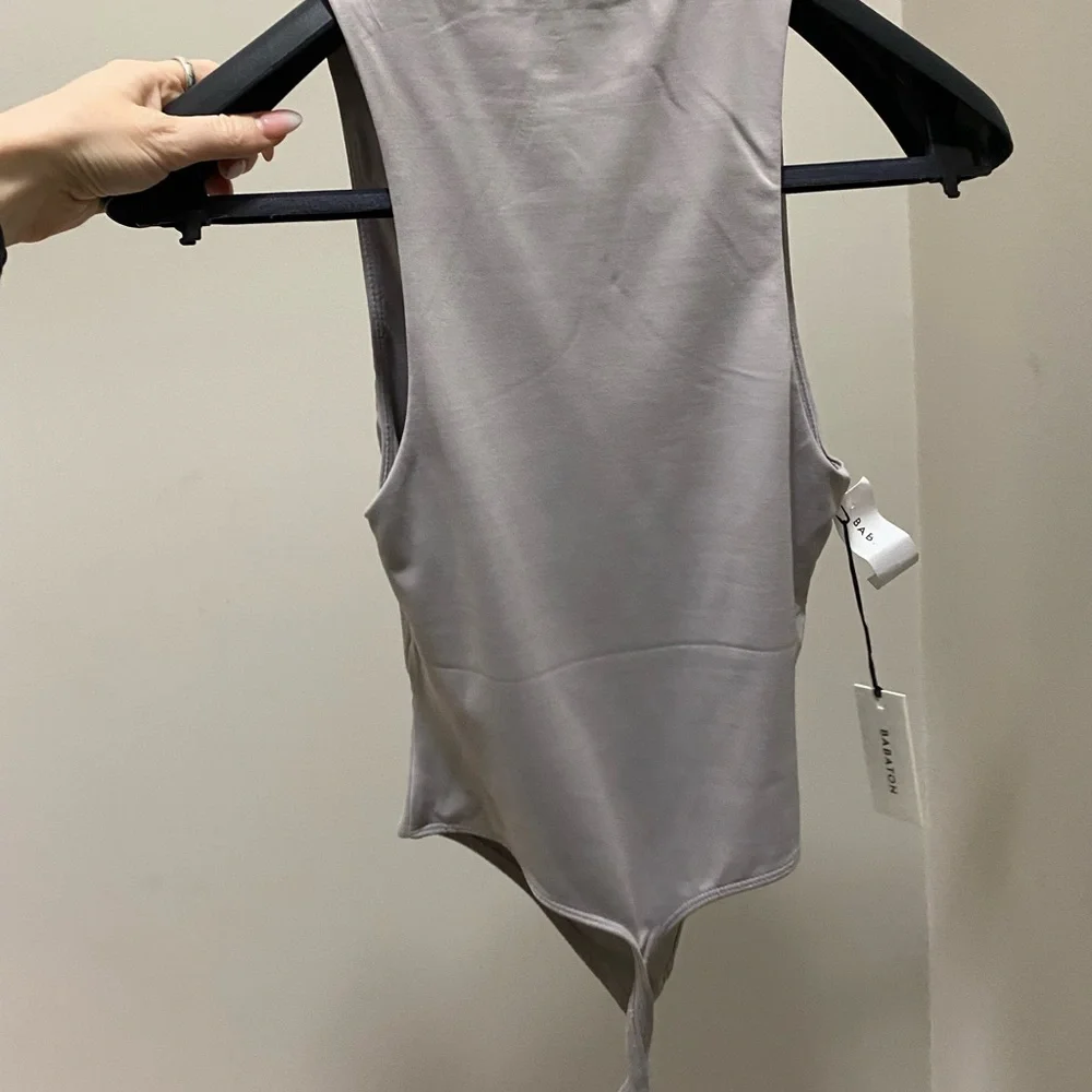 Aritzia Babaton Contour 90s bodysuit NWT in Opal Grey - Picture 4 of 9